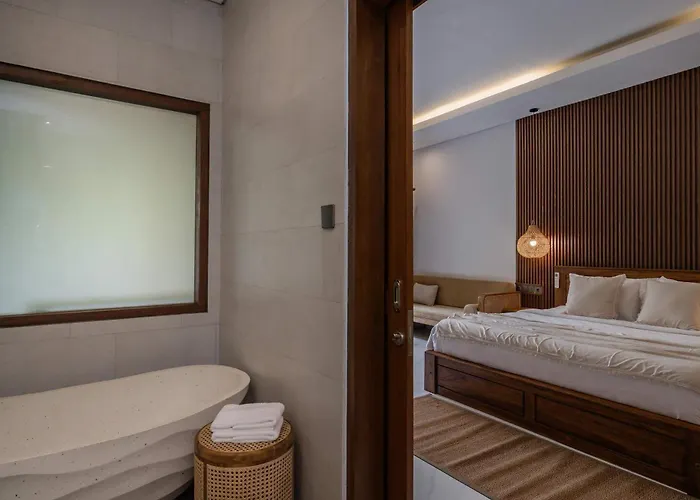 Private 3br Tropical L Pool & Open Living * ジンバラン