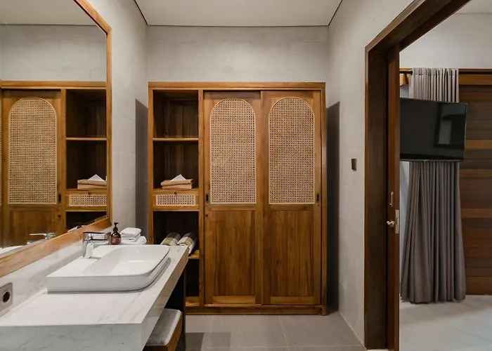 Private 3br Tropical L Pool & Open Living ジンバラン