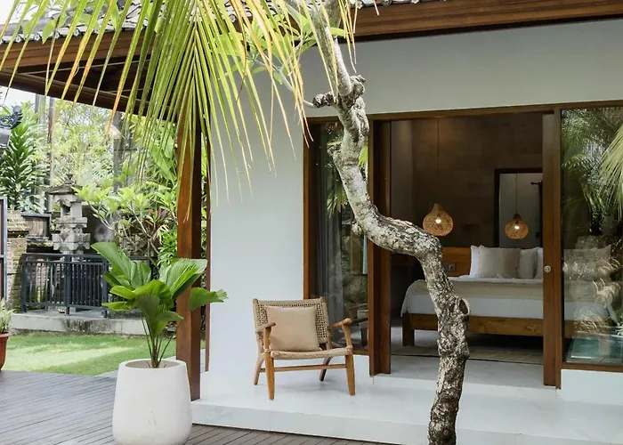Private 3br Tropical L Pool & Open Living * ジンバラン