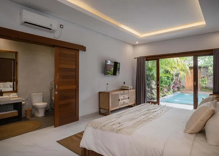 Private 3br Tropical L Pool & Open Living ジンバラン